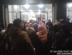 Usai Sosialisasi PIP, Ratusan Wali Murid Membludak Saat Bubaran di Ngagel