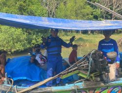Pengamanan Larung Sesaji Sedekah Laut Sambiroto Berjalan Aman, Satpolairud Polresta Pati Kawal Tradisi Nelayan