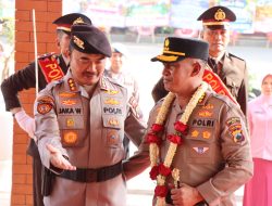 Tradisi Pedang Pora dan Apel Farewell Parade Iringi Lepas Sambut Kapolresta Pati