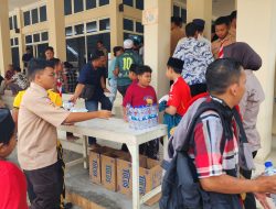 Jumat Berkah, Polresta Pati Usai Salat Jumat Berbagi Keberkahan kepada Masyarakat
