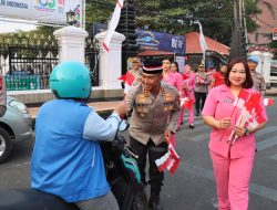 Polresta Pati Bagikan 11 Ribu Bendera Merah Putih, Kobarkan Semangat Kemerdekaan di Seluruh Kabupaten