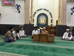 Safari Subuh di Hari Kemerdekaan, Kapolresta Pati Serahkan Mimbar Masjid dan Ziarah ke Makam KH Ahmad Mutamakkin