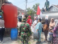 Tiga Tangki Air Bersih Disalurkan ke Desa Tlogoayu, Polsek Gabus Pati dan Koramil Bantu Warga Hadapi Kekeringan