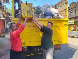 Sosok Aparat yang Merakyat, dengan Niat Amanah dan Ibadah, Kades Pagelaran Laksanakan Bakti Sosial “Jum’at Bersih”