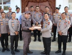 Peringati HUT Kejaksaan ke-81, Kapolres Kudus dan Forkopimda Beri Kejutan Penuh Keakraban di Kantor Kejari Kudus