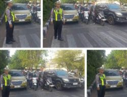 Hoofdbureau Bersinar Polsek Tambaksari Iptu Hari Karyono Bersama piket Fungsi Giat Melaksanakan Pos Awal Gelar Pelayanan Masyarakat Di TL Kedung Cowek Surabaya