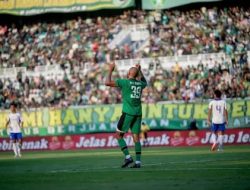 Alex Martins Hancurkan PSIM di Menit 81, Persebaya Menang Dramatis di GBT