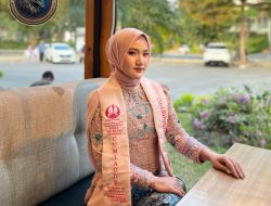 Putri Pak Dalang Umar Al Khothob, Citya Sabrina Ning Faziera Lulus Cumlaude dan Resmi Bergelar S.Keb. dari UAB Surabaya