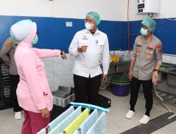 Pastikan Higienis, Kapolres Malang Cek Pilot Project MBG Konsep Prasmanan