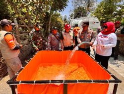 Sinergi Lintas Instansi, Polres Ponorogo Salurkan Bantuan Air Bersih untuk Warga Desa Tumpuk