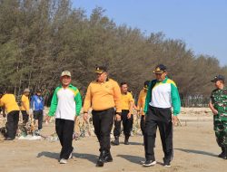 Aksi ‘Jogo Omah’, Polresta Tuban Gelar Green Policing di Pantai Jenu bersama Masyarakat