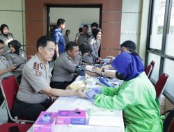 Polda Jatim dan Insan Pers Gelar Donor Darah, Wujud Sinergi Kemanusiaan di Hari Jadi ke-75 Humas Polri