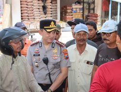 Polisi Bersama Masyarakat : Kapolresta Sumenep Blusukan di Pasar Anom Serap Aspirasi dan Perkuat Kamtibmas