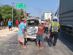 Diduga Rem Blong, Truk Hino Picu Tabrakan Beruntun di Kudus