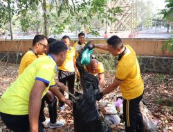 Green Policing, Kapolres Kudus Pimpin Kerja Bakti Bersama Masyarakat di Balai Jagong